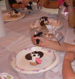 Decorating Puppy Dog Cupcakes Decorating Puppy Dog Cupcakes